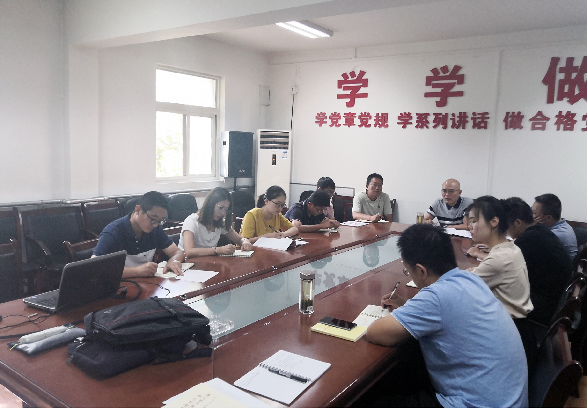 第一黨支部開展“不忘初心、牢記使命” 主題教育專題學習研討及組織生活會
